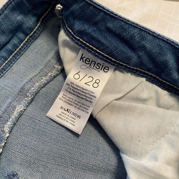 Kensie Denim Bermuda shorts. Size 6/28 - Picture 6 of 7